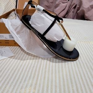 Brand new Zigi Soho sandals
